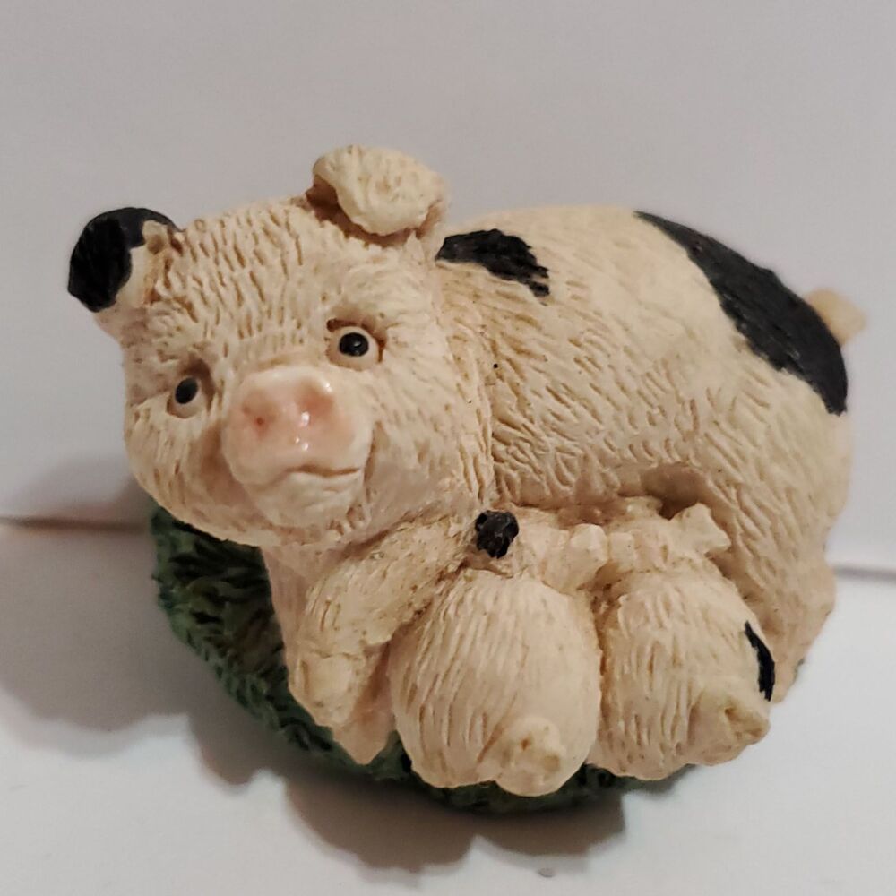 Vintage 1987 UDC Resin Pig with Piglet Miniature Figurine 1"X 1.75"